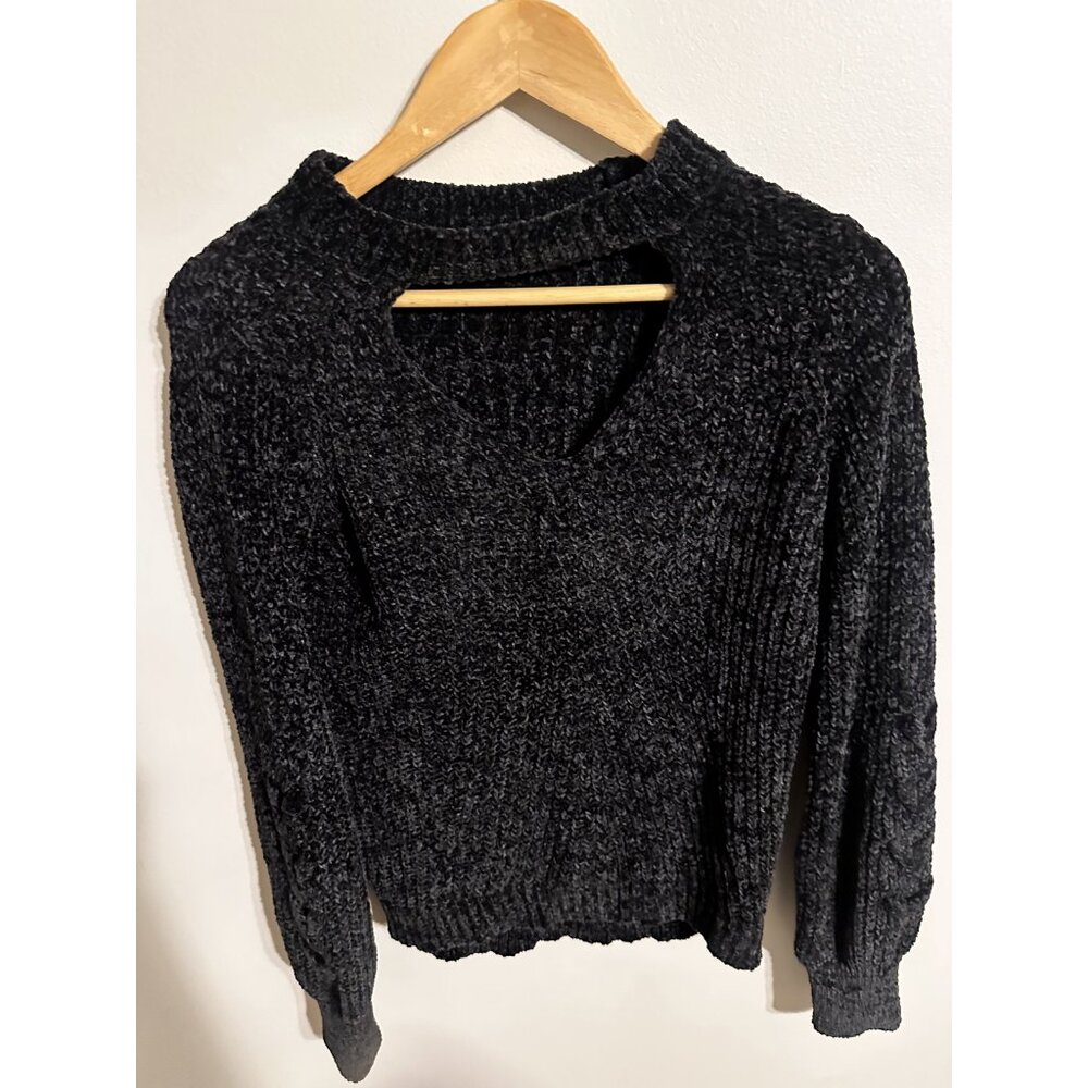 NO BOUNDARIES Women's size Small Black V-Neck Sweater Knit